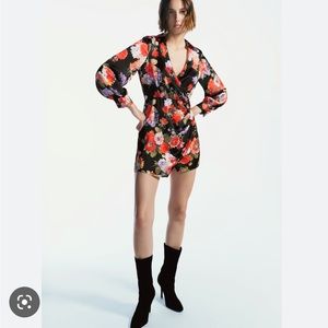 NWT Zara printed shoulder pad dress